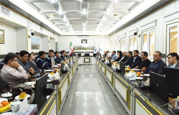 بررسی ظرفیت سازندگان و قطعه‌سازان آذربایجان شرقی برای تأمین نیازهای پتروشیمی تبریز